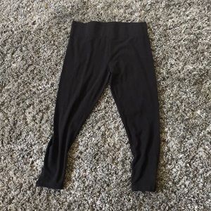 Black cropped leggings